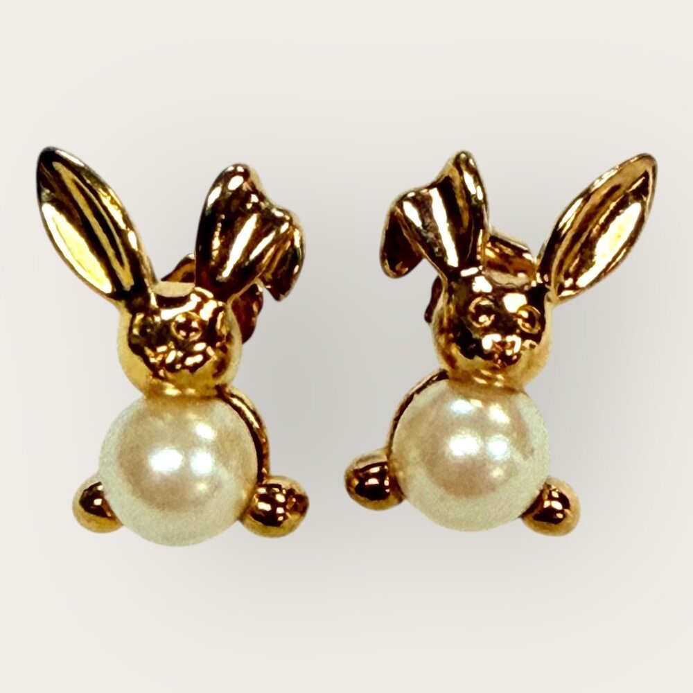 Vintage Avon Bunny Rabbit Easter Faux Pearl Post Earrings